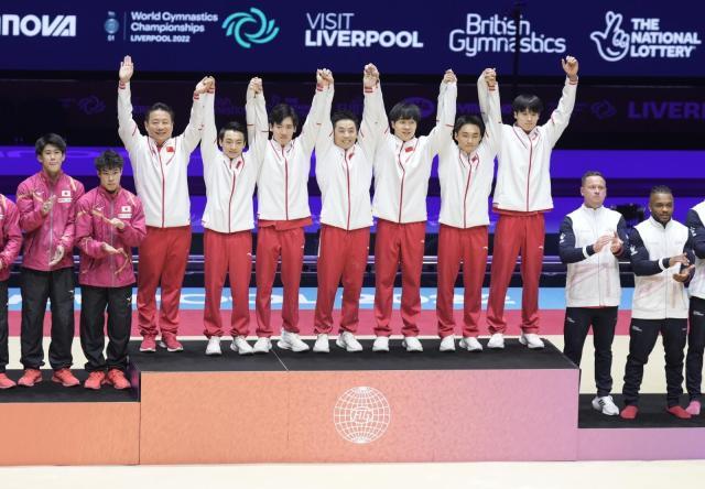 体操世锦赛中国男团力压日本夺冠 收获奥运资格